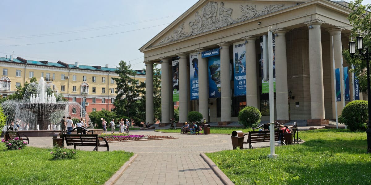 Pathways to Paradise: Wanderlust with Stunning Walkways